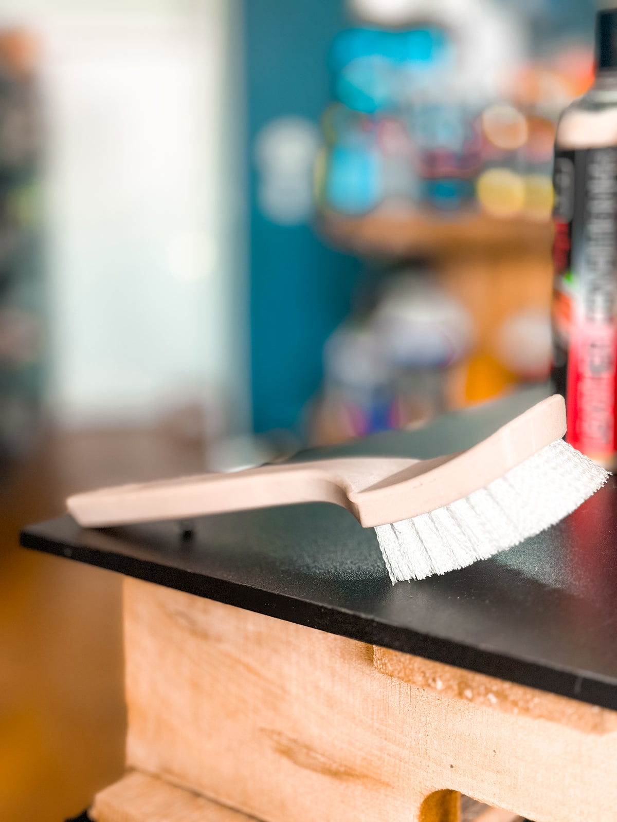 Tire Brush - White Nylon - 8.5"